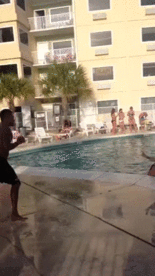 Мастер по прыжкам в бассейн