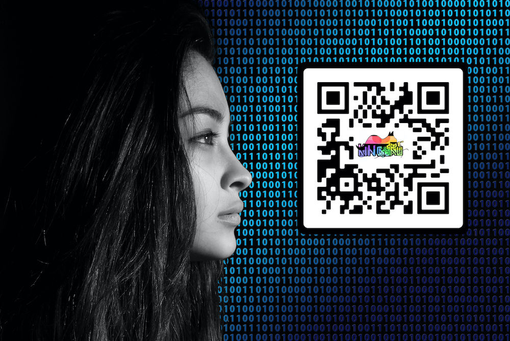 QR код на вещах и в инструкциях кингуру